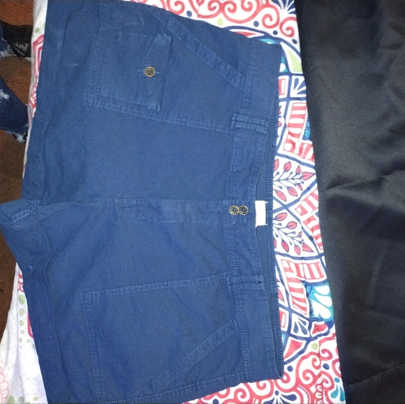 Shorts - Picture 4 of 6